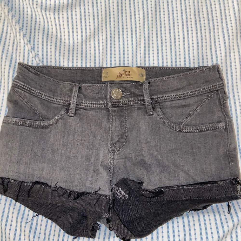 🐠BOGO🐠 NEW HOLLISTER GREY SHORTS